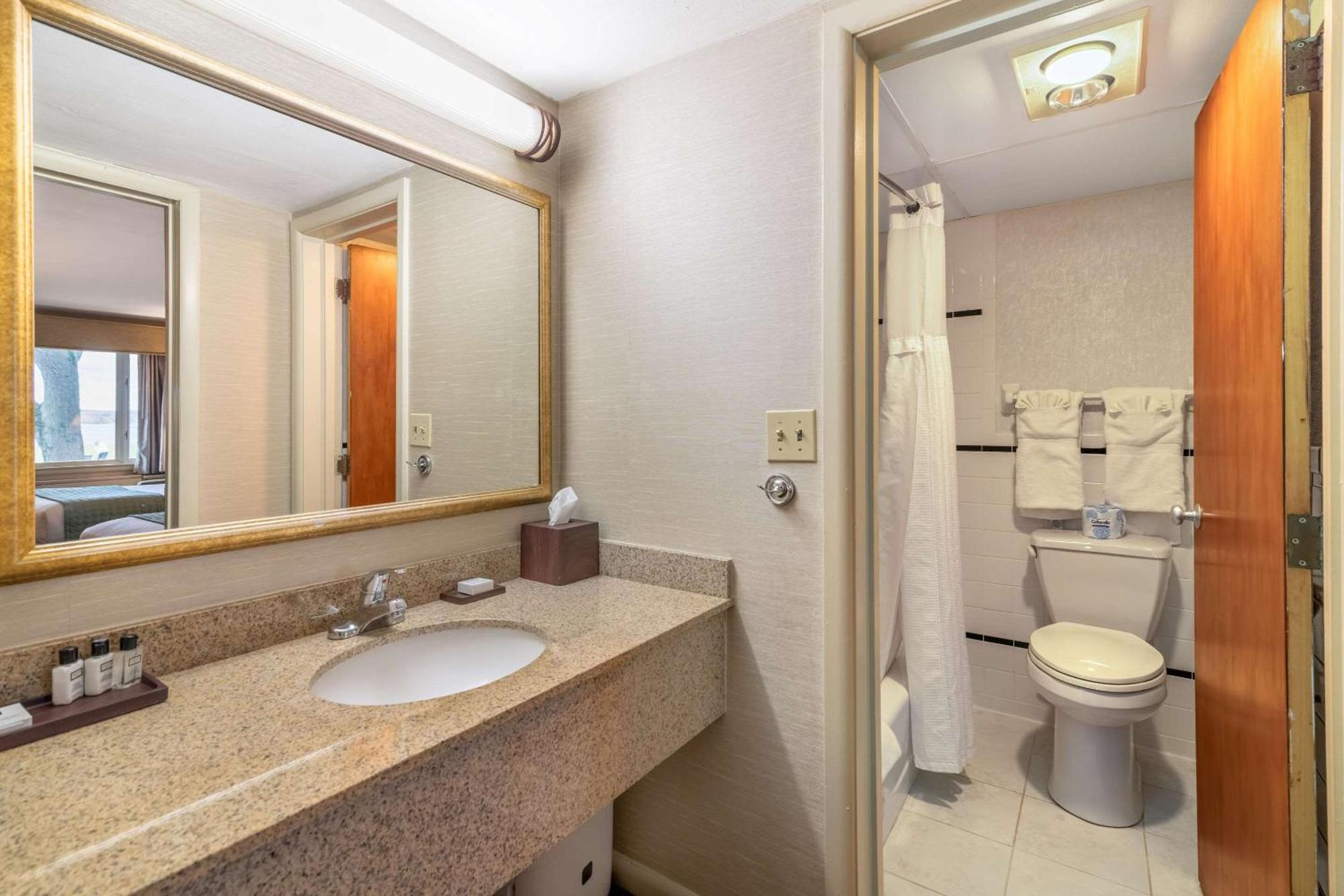 The Inn At Gran View Ogdensburg, Ascend Hotel Collection Екстериор снимка